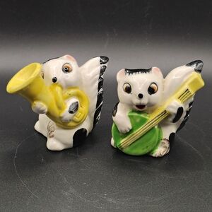 Ceramic Musical Squirrel Figurines - Yellow and Green